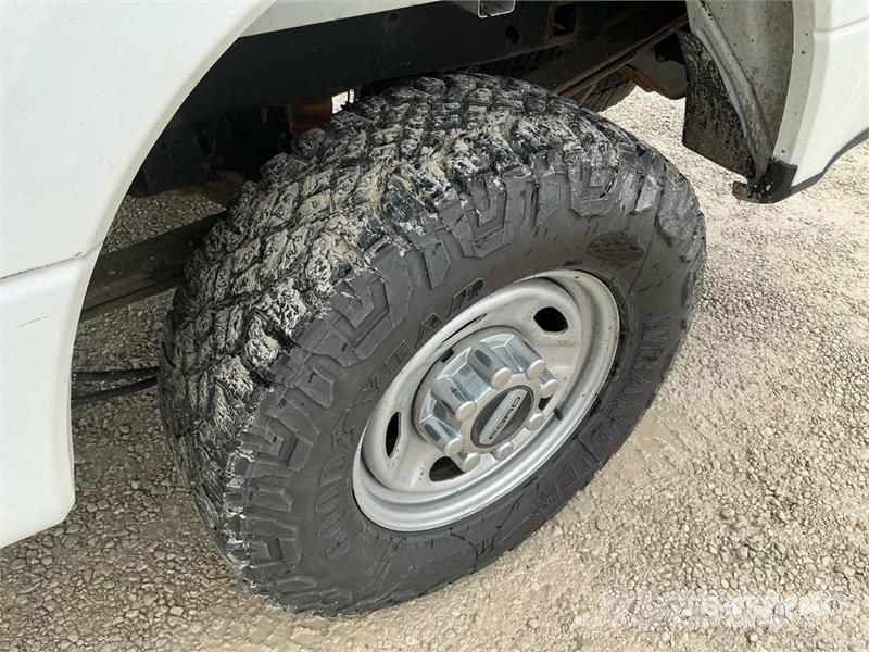 Ford F-250 4x4 Crew Cab Pickup Other