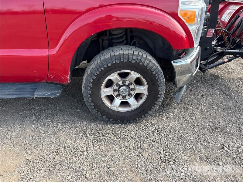 Ford F-250 4x4 Crew Cab Pickup Andre