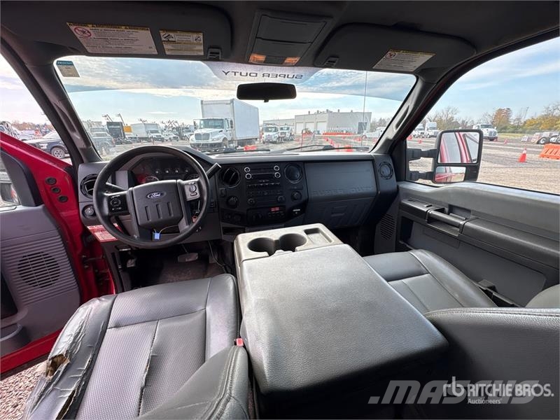 Ford F-250 4x4 Crew Cab Pickup Andre