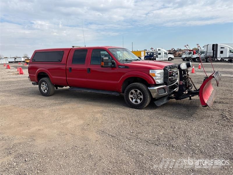 Ford F-250 4x4 Crew Cab Pickup Andre