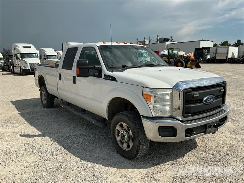 Ford F-250 4x4 Crew Cab Pickup Citi