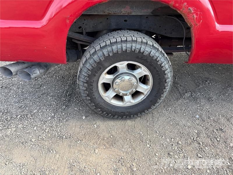 Ford F-250 4x4 Crew Cab Pickup Andre