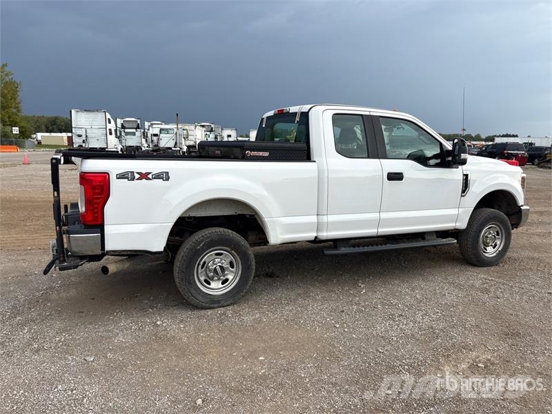 Ford F-250 4x4 Extended Cab Pickup Furgoni altro