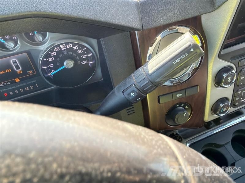Ford F-250 Lariat 4x4 Crew Cab Pickup Ostalo