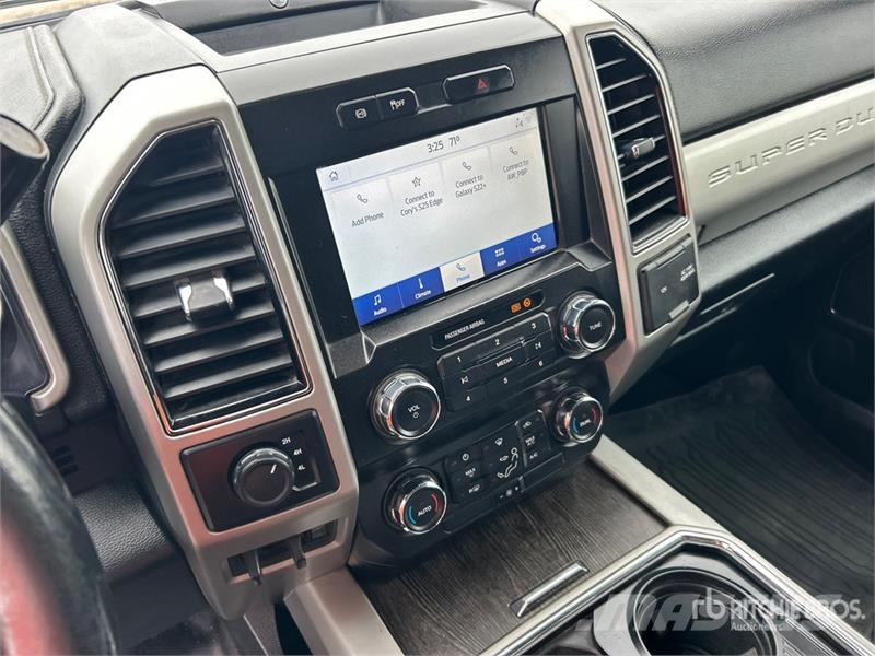 Ford F-250 Lariat 4x4 Crew Cab Pickup Andre