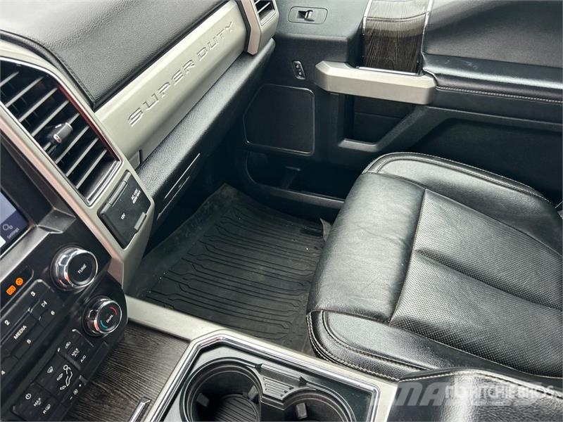 Ford F-250 Lariat 4x4 Crew Cab Pickup Andre