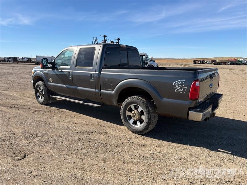 Ford F-250 Lariat 4x4 Crew Cab Pickup Ostalo