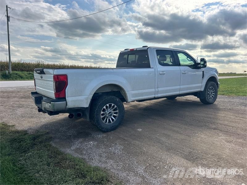 Ford F-250 Lariat 4x4 Crew Cab Pickup 其他