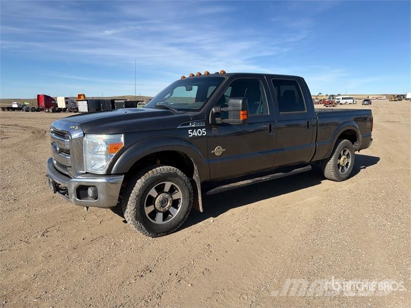Ford F-250 Lariat 4x4 Crew Cab Pickup Ostalo
