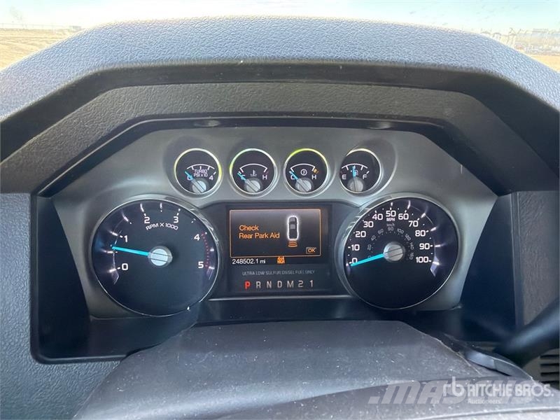 Ford F-250 Lariat 4x4 Crew Cab Pickup Ostalo