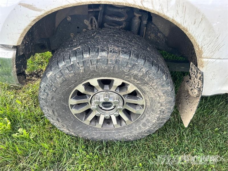 Ford F-250 Lariat 4x4 Crew Cab Pickup 其他