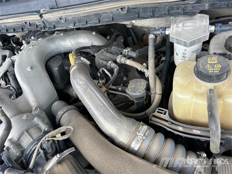 Ford F-250 Lariat 4x4 Crew Cab Pickup 其他