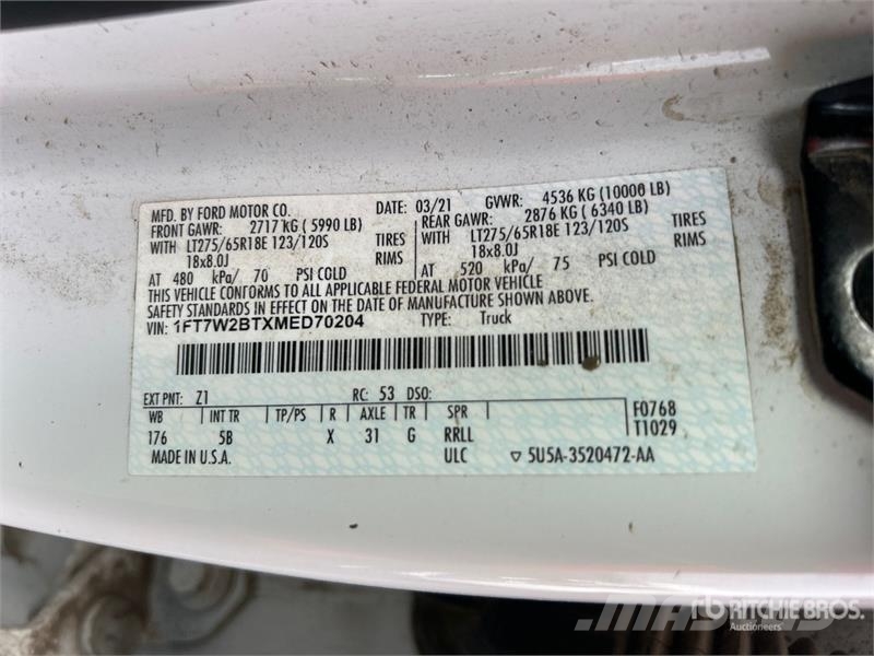 Ford F-250 Lariat 4x4 Crew Cab Pickup 其他