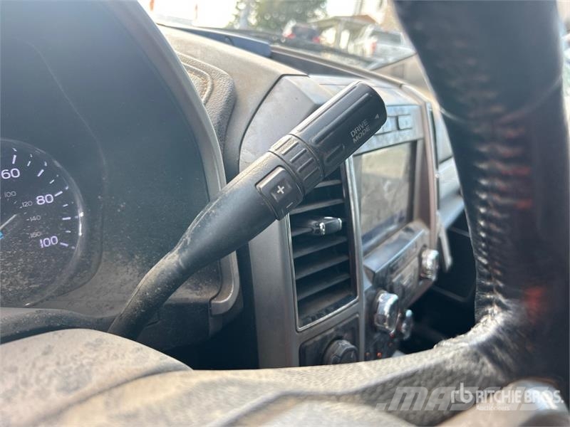 Ford F-250 Lariat 4x4 Crew Cab Pickup 其他