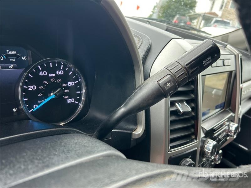 Ford F-250 Lariat 4x4 Crew Cab Pickup Andre
