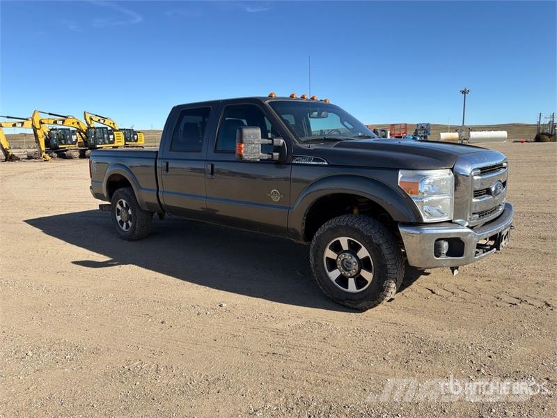Ford F-250 Lariat 4x4 Crew Cab Pickup Ostalo
