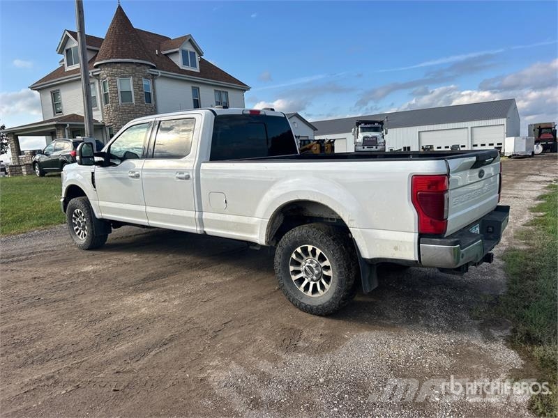 Ford F-250 Lariat 4x4 Crew Cab Pickup 其他