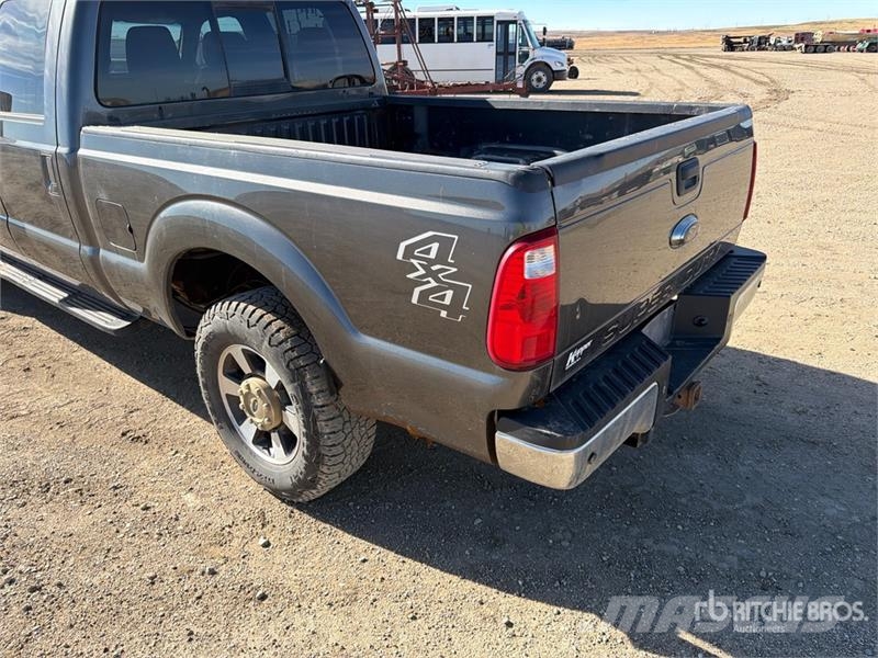 Ford F-250 Lariat 4x4 Crew Cab Pickup Ostalo