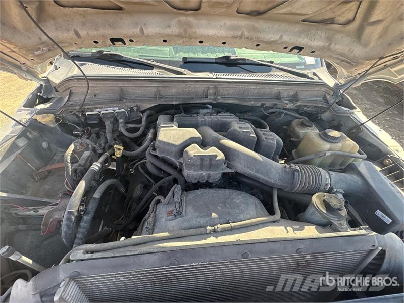 Ford F-250 XL 4x2 Crew Cab Pickup Drugi
