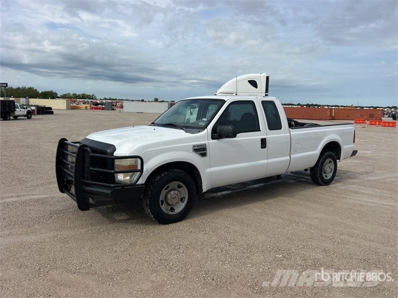 Ford F-250 XL 4x2 Extended Cab Pickup 其他