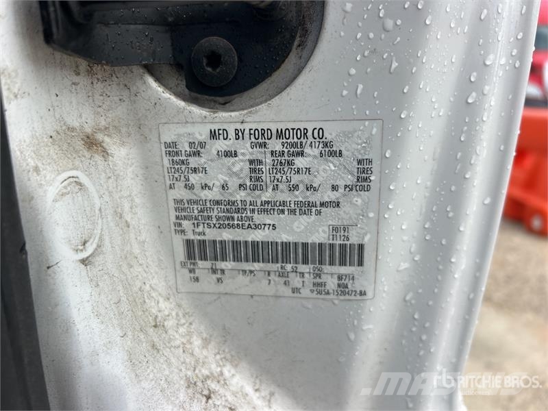 Ford F-250 XL 4x2 Extended Cab Pickup 其他