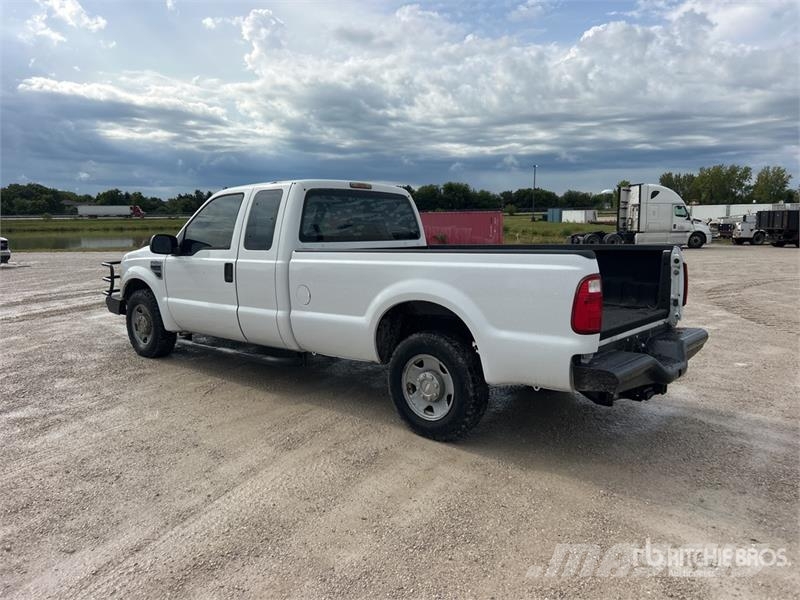 Ford F-250 XL 4x2 Extended Cab Pickup 其他