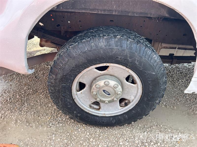 Ford F-250 XL 4x2 Extended Cab Pickup 其他