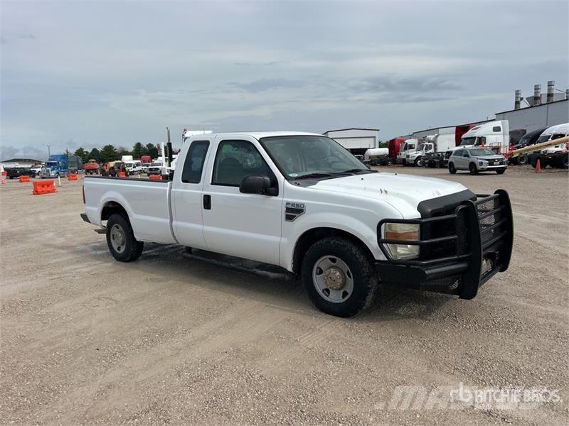 Ford F-250 XL 4x2 Extended Cab Pickup 其他