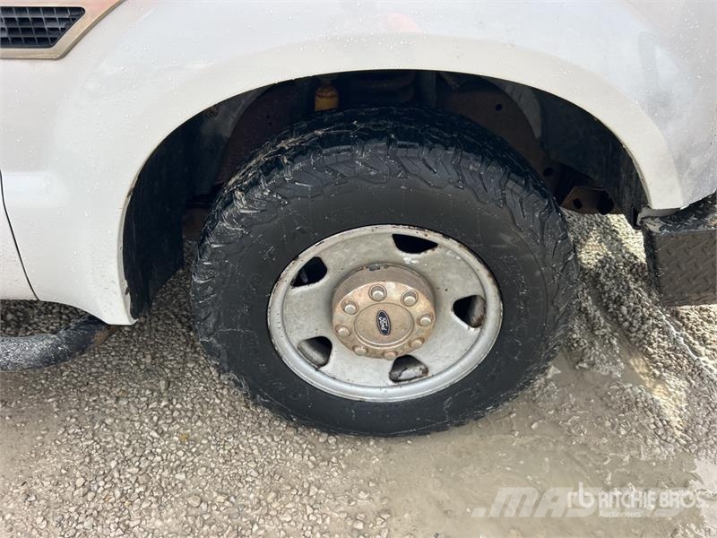 Ford F-250 XL 4x2 Extended Cab Pickup 其他
