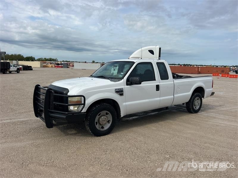 Ford F-250 XL 4x2 Extended Cab Pickup 其他