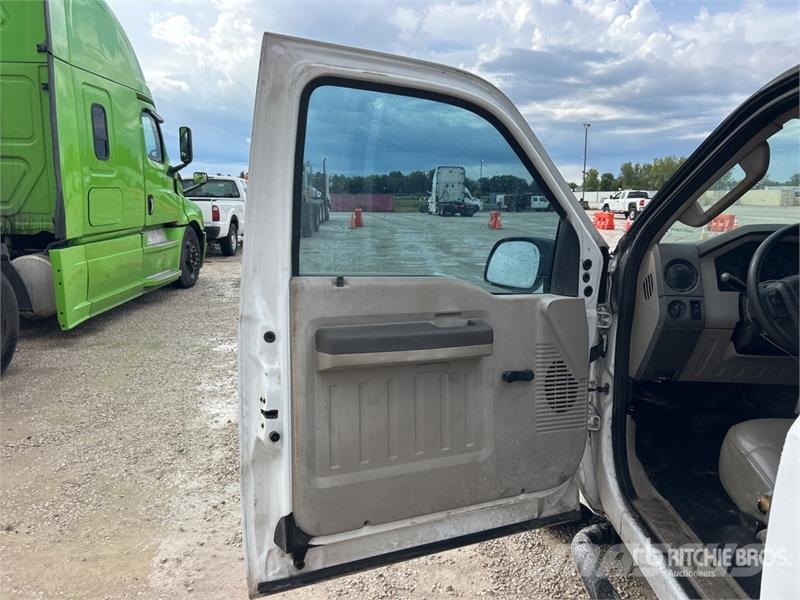 Ford F-250 XL 4x2 Extended Cab Pickup 其他