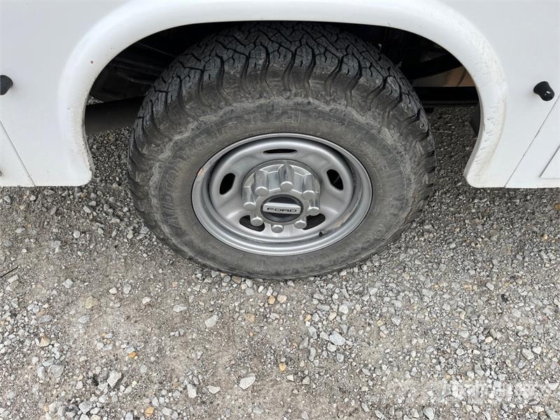 Ford F-250 XL 4x2 Pickup Citi
