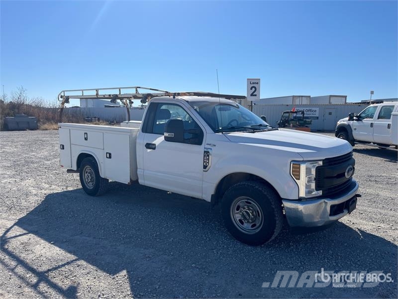 Ford F-250 XL 4x2 Pickup Otros