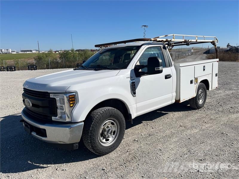 Ford F-250 XL 4x2 Pickup Otros
