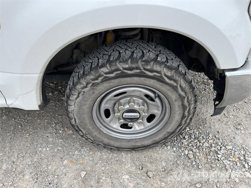 Ford F-250 XL 4x2 Pickup Citi