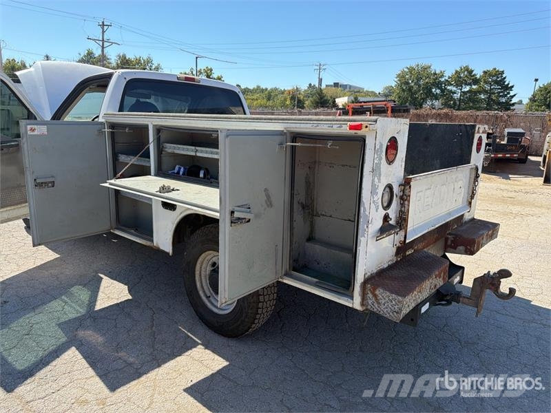Ford F-250 XL 4x2 Utility Truck 픽업/드롭사이드