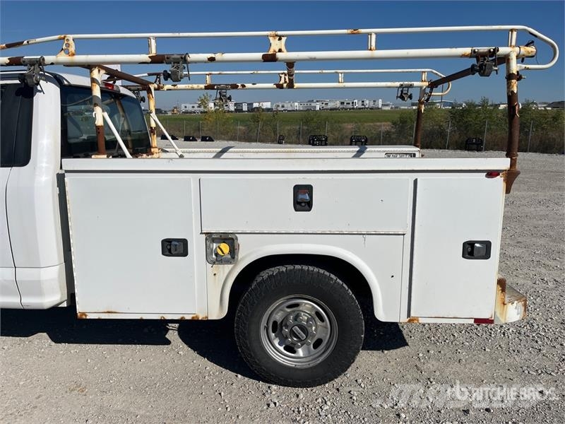 Ford F-250 XL 4x2 Utility Truck Bestelwagens met open laadbak