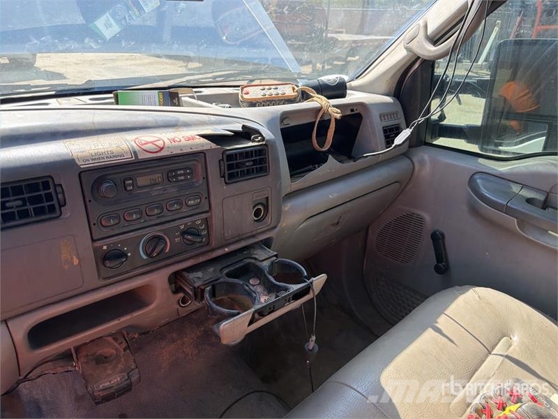 Ford F-250 XL 4x2 Utility Truck 픽업/드롭사이드
