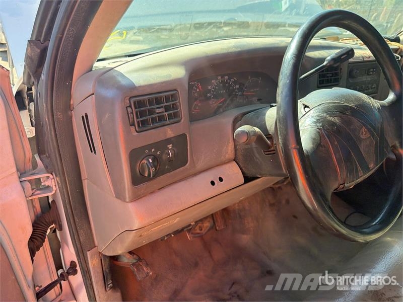 Ford F-250 XL 4x2 Utility Truck 픽업/드롭사이드
