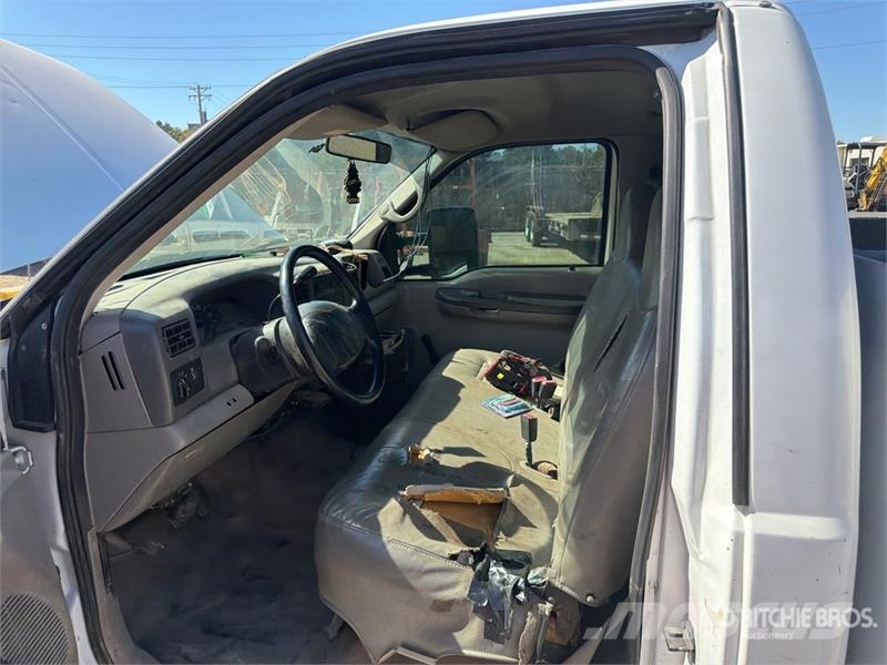 Ford F-250 XL 4x2 Utility Truck 픽업/드롭사이드