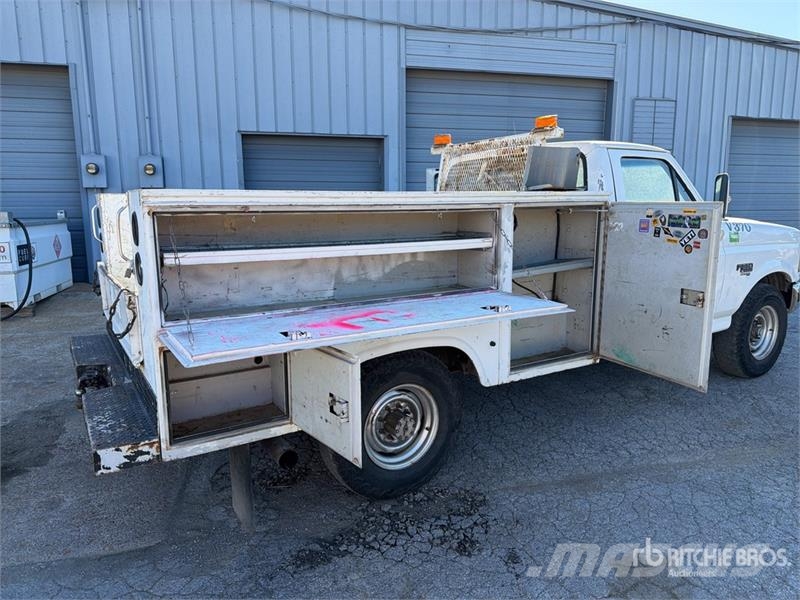 Ford F-250 XL 4x2 Utility Truck Пікапи / Бічне розвантаження