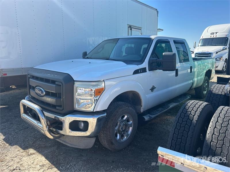 Ford F-250 XL 4x4 Crew Cab Pickup (Inoperable) Furgoni altro