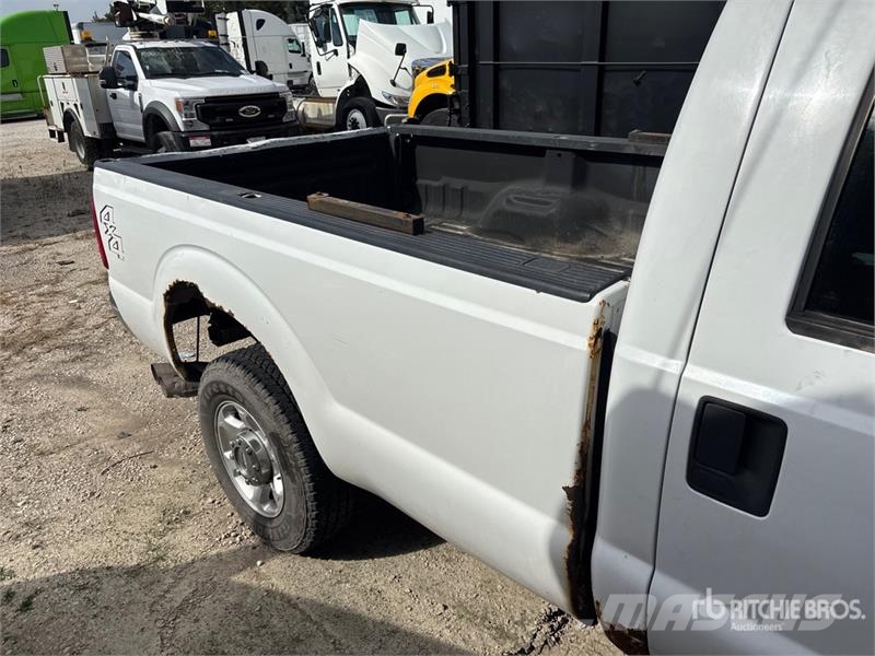 Ford F-250 XL 4x4 Crew Cab Pickup (Inoperable) Anders