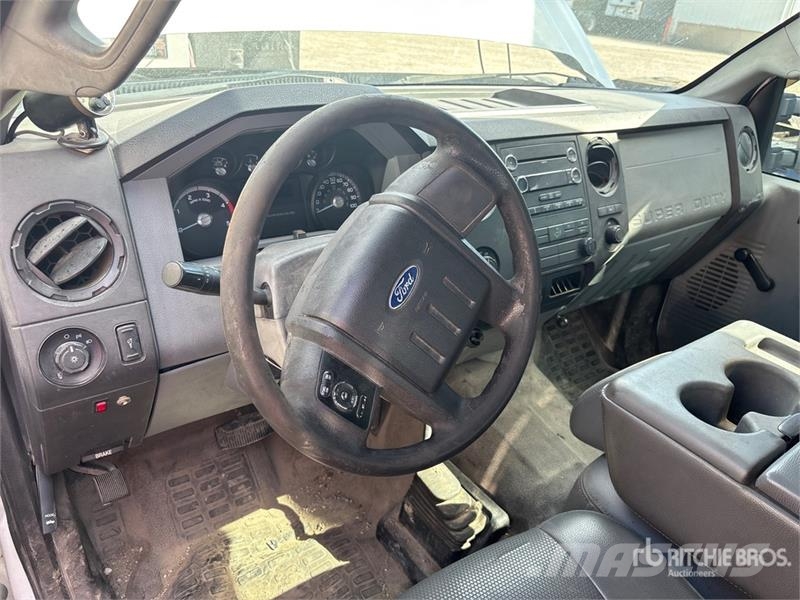 Ford F-250 XL 4x4 Crew Cab Pickup (Inoperable) Anders