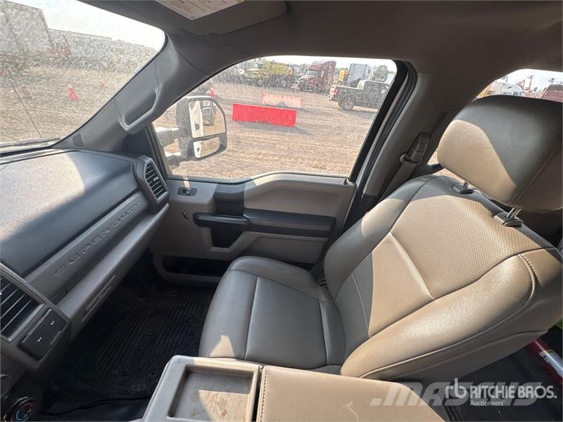 Ford F-250 XL 4x4 Crew Cab Pickup 기타