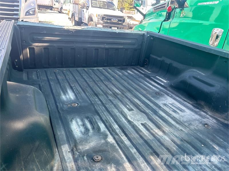Ford F-250 XL 4x4 Crew Cab Pickup (Inoperable) Furgoni altro