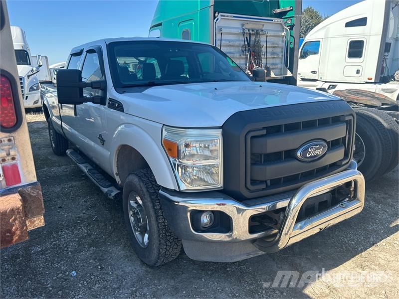 Ford F-250 XL 4x4 Crew Cab Pickup (Inoperable) Furgoni altro