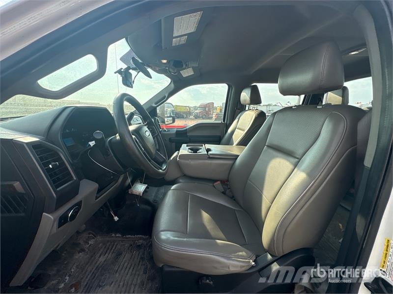 Ford F-250 XL 4x4 Crew Cab Pickup 기타