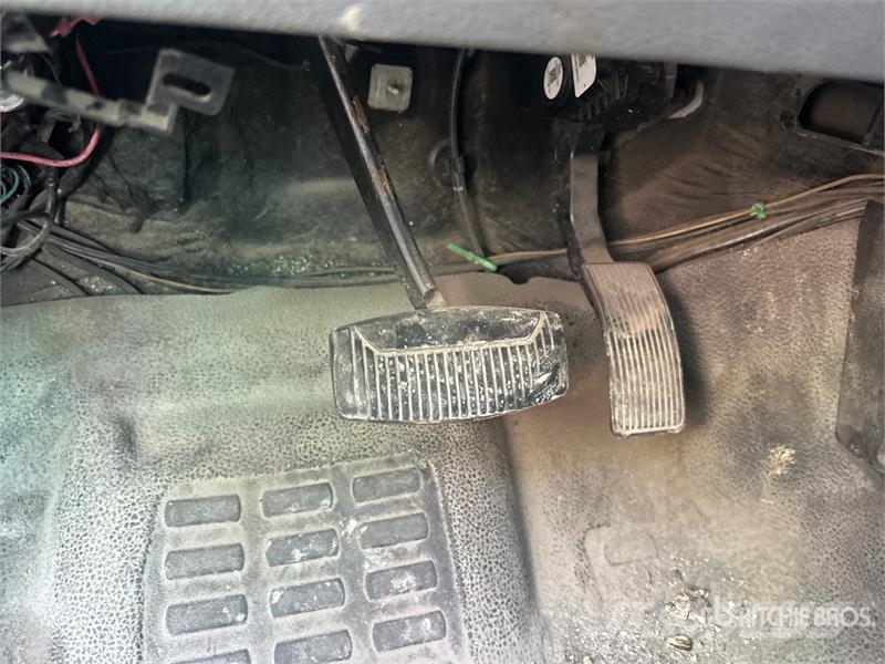 Ford F-250 XL 4x4 Crew Cab Pickup (Inoperable) Furgoni altro