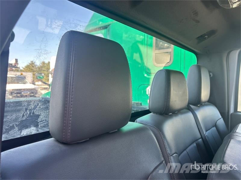 Ford F-250 XL 4x4 Crew Cab Pickup (Inoperable) Furgoni altro